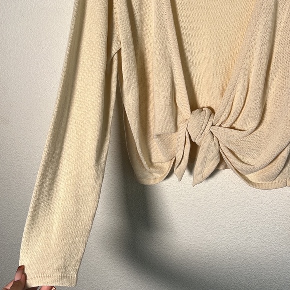 Coldwater Creek Sand/Cream Tie Front Shrug Sweater. Size Small - Picture 4 of 6